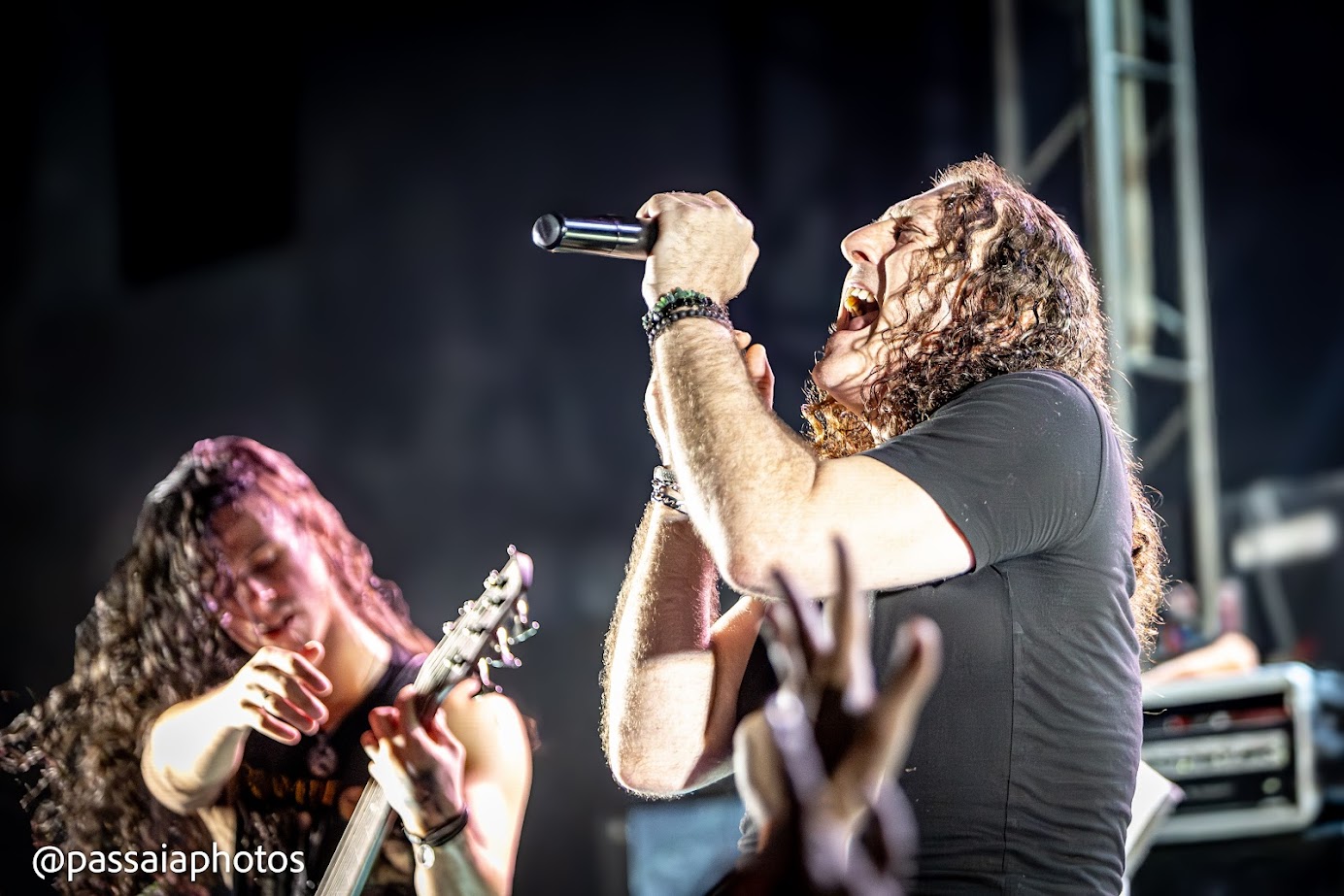 Fabio Lione ao vivo no Brasil durante a Epic Tales Tour 2025
