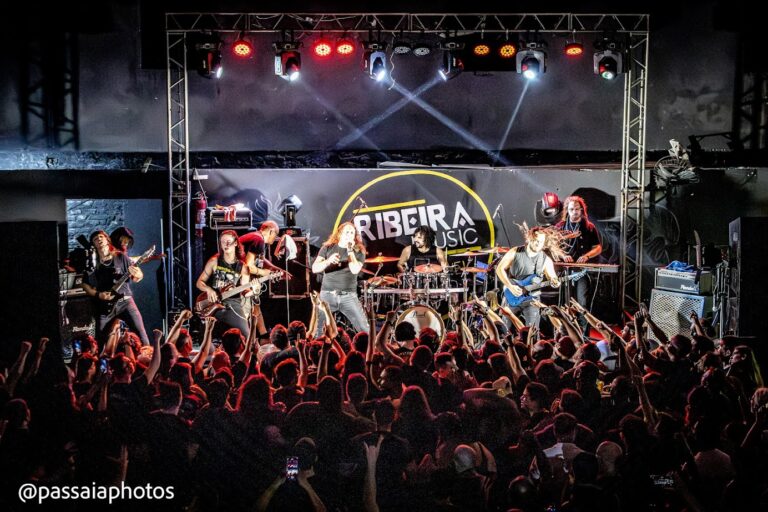 Enorion no palco com Fabio Lione na Epic Tales Tour 2025