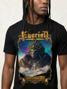 Modelo usando camiseta Tales and Dreams
